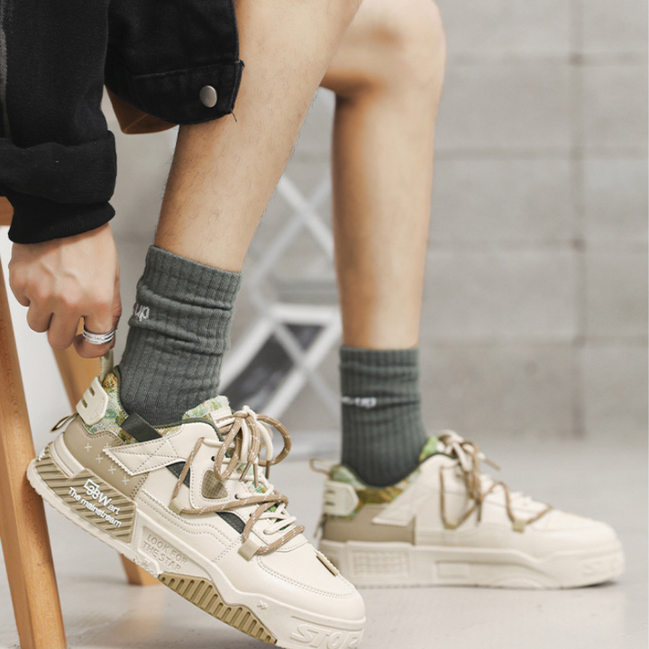 VLV - Sneaker