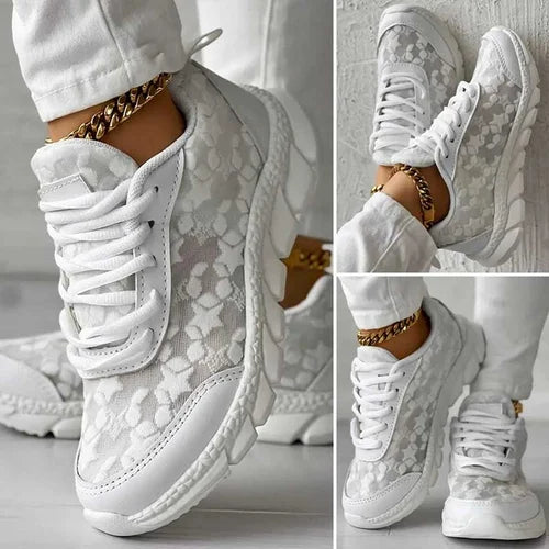 "ChicKicks" - Sneaker di lusso eleganti per donne